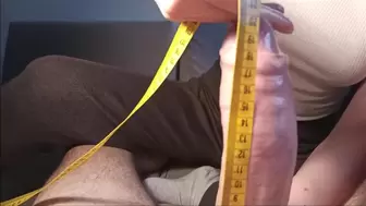 Gf measuring soft penis then make it hard and measure again