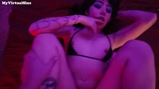 Blossom. Witness Cosplay. Chica tatuada con pierna abiertas recibe verga de su novio